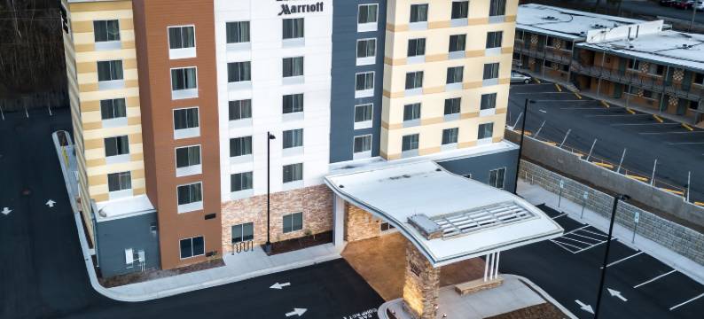 阿什维尔隧道路万枫酒店及套房(Fairfield Inn & Suites Asheville Tunnel Road)图片