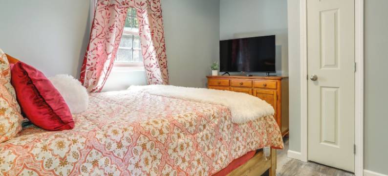 距离斯洛比弗洛伊德州立公园8英里：宁静的度假屋！(8 Mi to Sloppy Floyd State Park: Peaceful Retreat!)图片