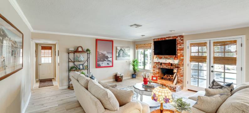 宠物友好型里布度假屋，带私人水疗中心！(Pet-friendly Riverside Retreat w/ Private Spa!)图片