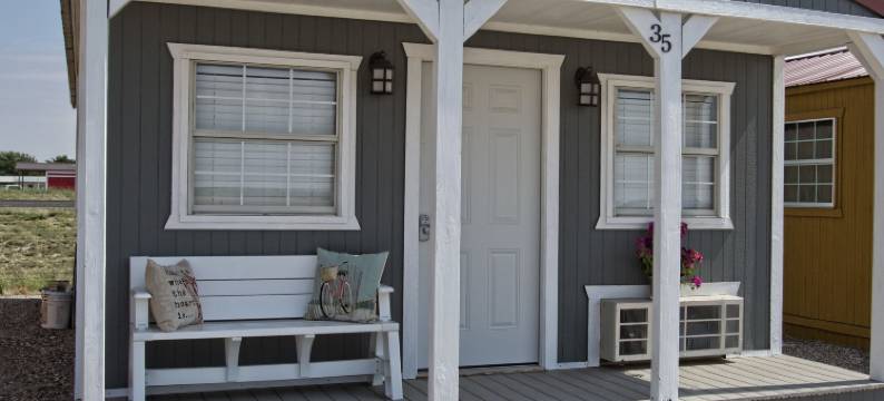 斯戴特莱恩小屋房车酒店(Stateline Cabins & RV)图片