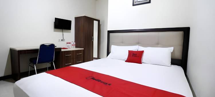 红多兹Plus酒店-近印度尼西亚大学(RedDoorz Plus Near Universitas Indonesia)图片