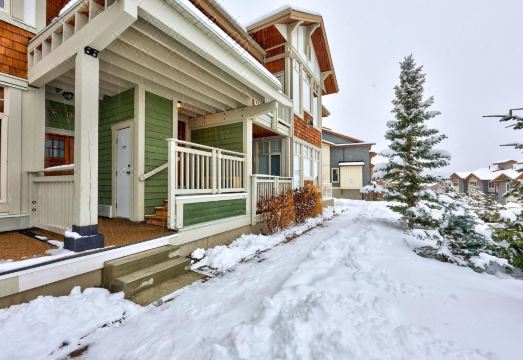 Settlers Crossing #29 by Bear CountryHotel Overview