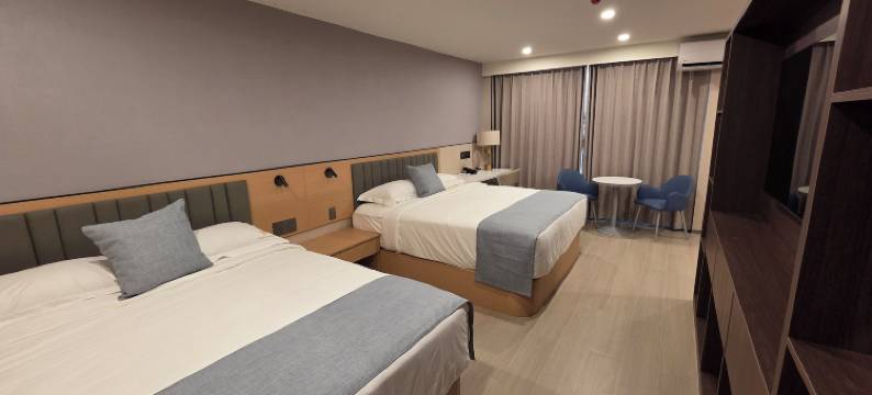 广场宫酒店(Plaza Court Hotel)图片