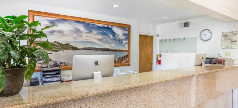 魔山地区罗德威旅馆(Rodeway Inn Magic Mountain Area)图片