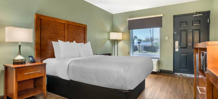 巴拿马城海滩附近凯艺套房酒店(Quality Inn & Suites Near Panama City Beach)图片