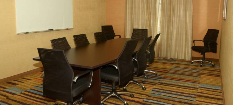 费尔蒙特万枫酒店及套房(Fairfield Inn & Suites Fairmont)图片