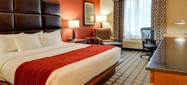 史密斯堡I-540舒适套房酒店(Comfort Inn & Suites Fort Smith I-540)图片