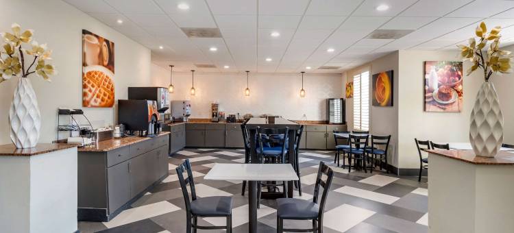 麦金尼贝斯特韦斯特优质套房酒店(Best Western Plus McKinney Inn  Suites)图片