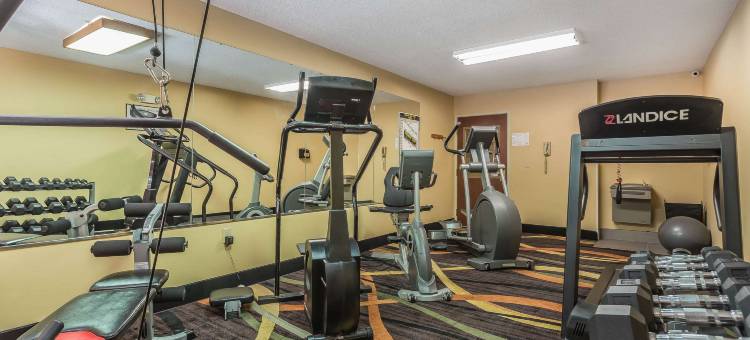 华沙I-40品质酒店(Quality Inn Warsaw I-40)图片