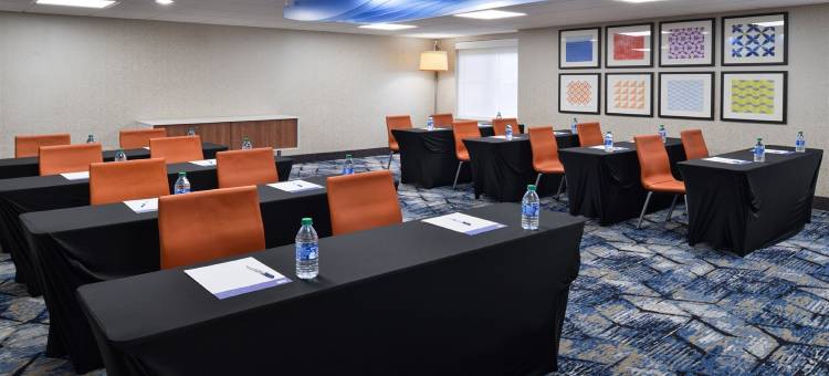 Holiday Inn Express 威克瑟姆(Holiday Inn Express Wixom)图片