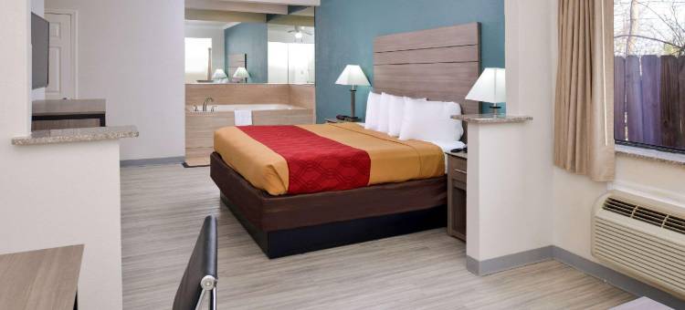 亚瑟港萨宾山口附近伊克诺小屋套房酒店(Econo Lodge Inn & Suites Port Arthur Near Sabine Pass)图片