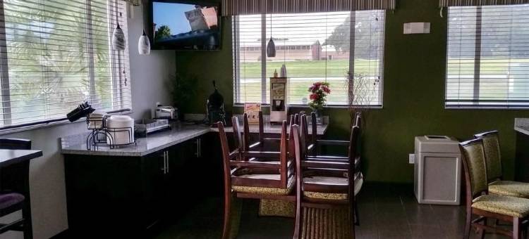 普莱森顿骑士旅馆贝尔蒙特客栈及套房酒店(Studio 6 Pleasanton, TX)图片