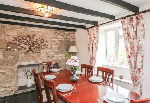 Dromore Hotel Overview