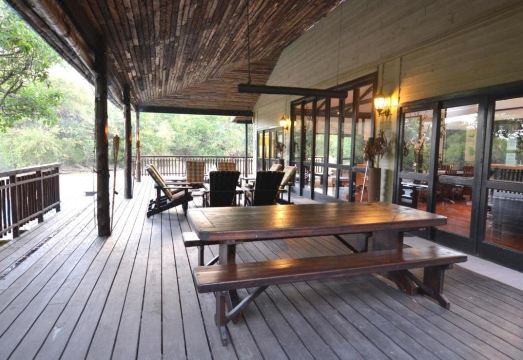 Umthiba Bush Lodge Hotel Overview