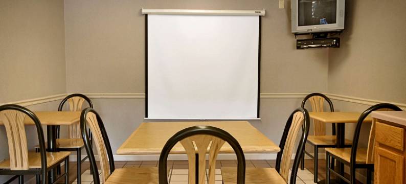 皮奥里亚东速8酒店(Super 8 by Wyndham Peoria East)图片