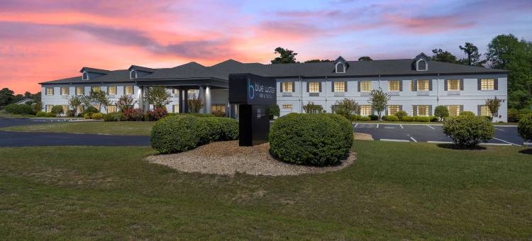 蓝水套房酒店，贝斯特韦斯特品质精选(Blue Water Inn & Suites, BW Signature Collection)图片