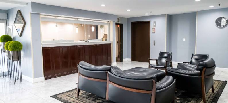 科利奇帕克亚特兰大机场南呗盟酒店(Baymont by Wyndham College Park Atlanta Airport South)图片