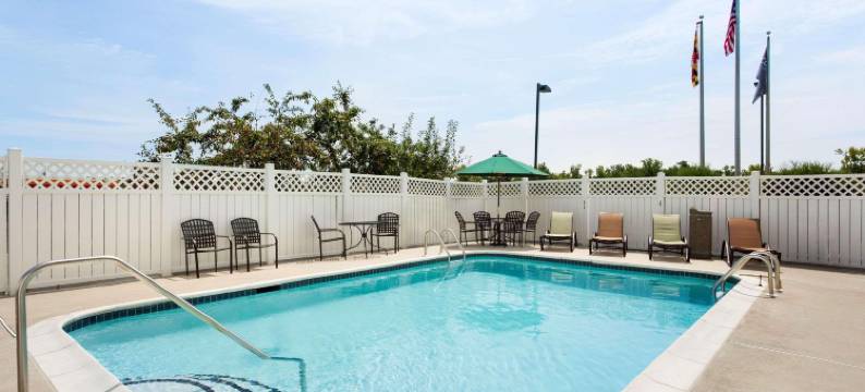 贝尔艾尔阿伯丁丽怡酒店(Country Inn & Suites by Radisson, Bel Air/Aberdeen, MD)图片