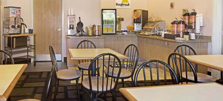 城堡石温德姆戴斯套房酒店(Days Inn & Suites by Wyndham Castle Rock)图片