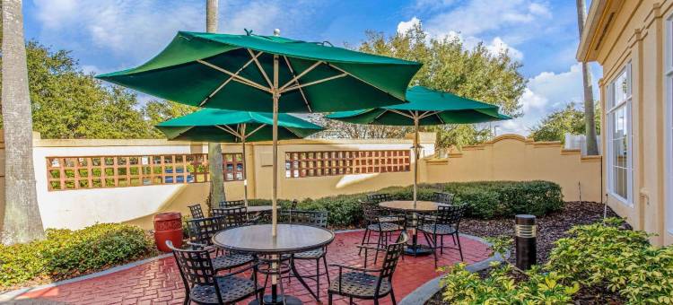 奥兰多机场北拉昆塔温德姆套房酒店(La Quinta Inn & Suites by Wyndham Orlando Airport North)图片