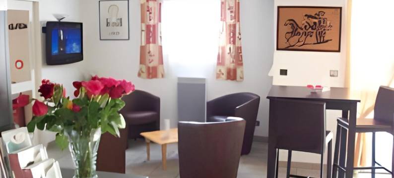 基摩特艾伯恩弗林斯酒店(Kimotel Epône-Flins)图片