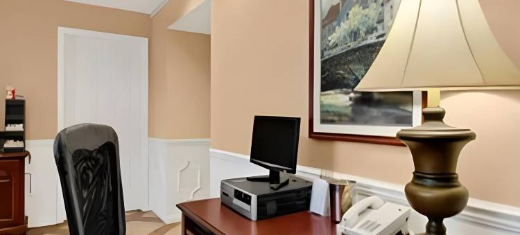 塔斯卡卢萨呗盟套房酒店(Baymont by Wyndham Tuscaloosa)图片