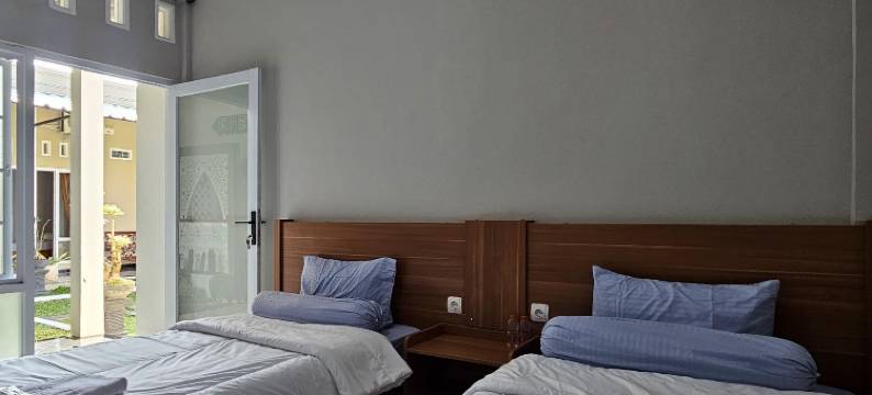 Guest House Saqeena Syariah Near Blitar Park RedPartner图片
