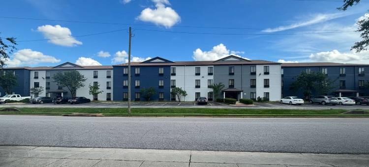 机场大道I-65凯艺套房酒店(Quality Inn & Suites at Airport Blvd I-65)图片