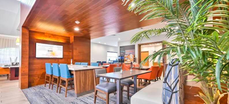 Holiday Inn Express 帕勒斯坦(Holiday Inn Express PALESTINE by IHG)图片