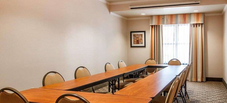 克雷斯韦尔舒适酒店(Comfort Inn & Suites Creswell)图片