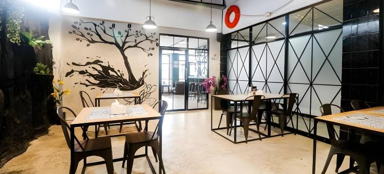 红多兹高级酒店-加兰瑞丹因坦(RedDoorz Plus @ Jalan Raden Intan Lampung)图片