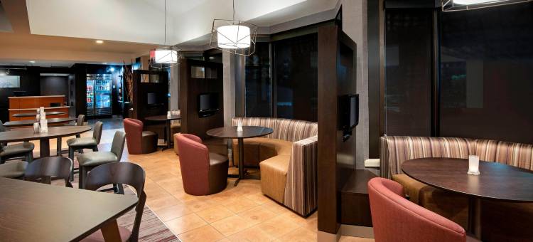 萨凡纳市中心万怡酒店(Courtyard by Marriott Savannah Midtown)图片