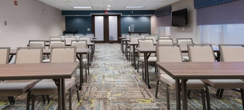 芝加哥霍夫曼庄园希尔顿欢朋旅馆&套房酒店(Hampton Inn & Suites Chicago/Hoffman Estates)图片