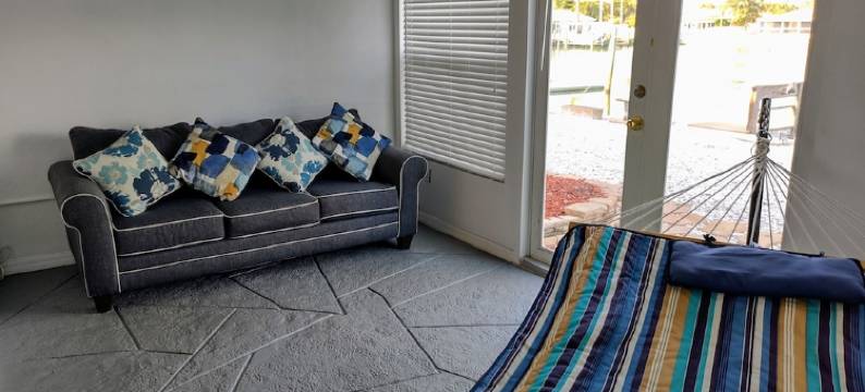 Amazing 1B/1B Waterview, main level Apt. AS3图片