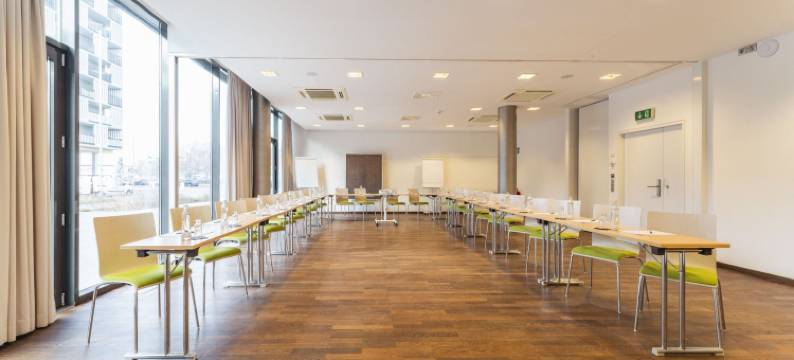 维也纳煤气罐区广场酒店(PLAZA INN Wien Gasometer)图片