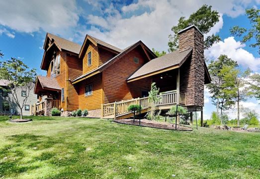 Eagle on 7 Hotel Overview