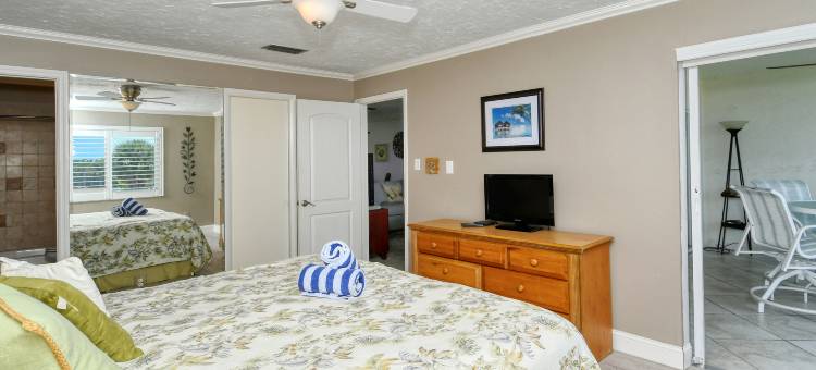 Gulf Views and Screened Lanai - Charming Coastal Retreat图片