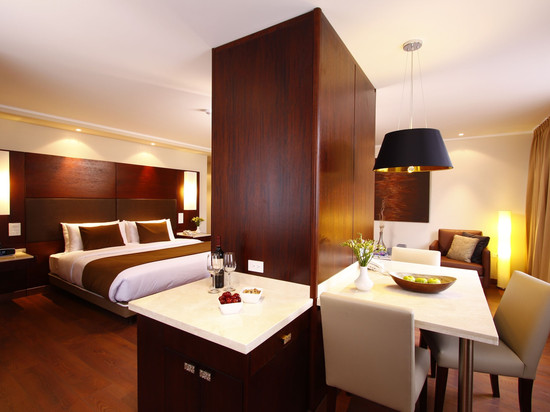 雷纳伊莎贝尔酒店