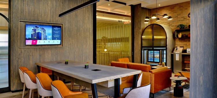 瀑布城庭苑酒店(Courtyard Hotel Waterfall City)图片