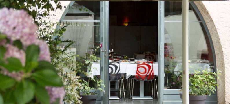 特伦娜酒店(Charme et Caractère le Turenne)图片