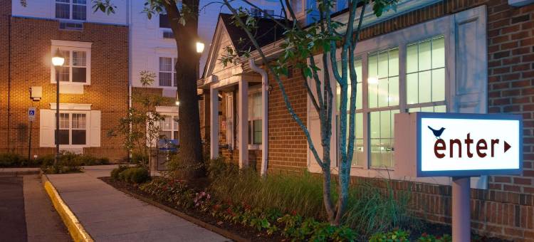 福尔斯彻奇索尼斯塔简单套房酒店(Sonesta Simply Suites Falls Church)图片