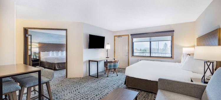 德卢斯南部AmericInn酒店布莱克伍兹活动中心(AmericInn by Wyndham Duluth South Black Woods Event Center)图片