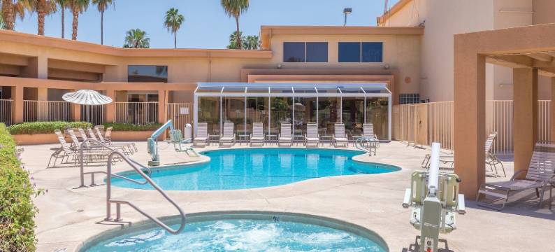 WorldMark广场度假村及水疗中心(WorldMark Palm Springs - Plaza Resort and Spa)图片