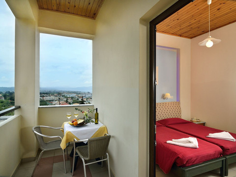 普拉塔尼亚斯公寓