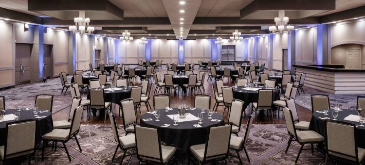 波默罗伊酒店及会议中心(Pomeroy Hotel & Conference Centre)图片