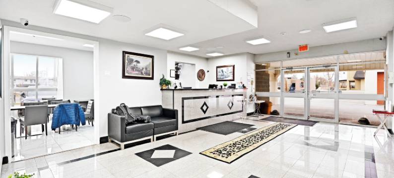 尼亚加拉乡间套房酒店(Niagara Lodge & Suites)图片