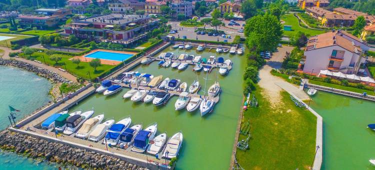 瑞尔酒店(Hotel Riel)图片