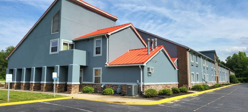 卡罗尔顿 - 史密斯菲尔德石木酒店与套房(Stonewood Inn & Suites Carrollton - Smithfield)图片