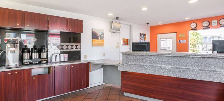 埃尔帕索机场布利斯堡6号汽车旅馆(Motel 6 El Paso, TX - Airport - Fort Bliss)图片