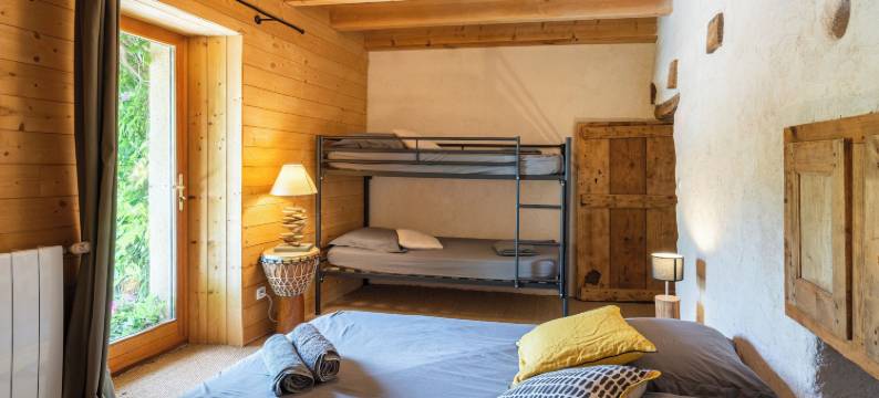 拉格朗日(La Grange)图片